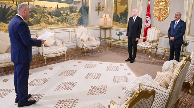 رئيس الدولة يُشرف على موكب تسلّم أوراق اعتماد سفراء جُدد