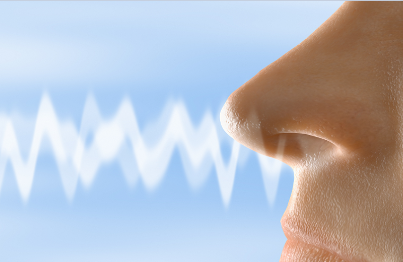 ضعف حاسة الشم لدى كبار السن ينذر بمرض خطير