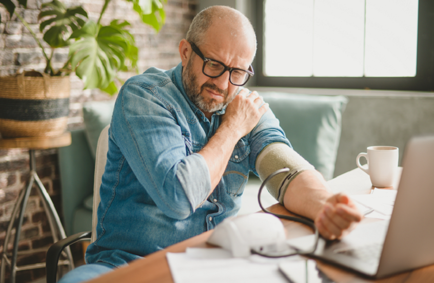 علاقة مفاجئة بين الألم المزمن وارتفاع ضغط الدم