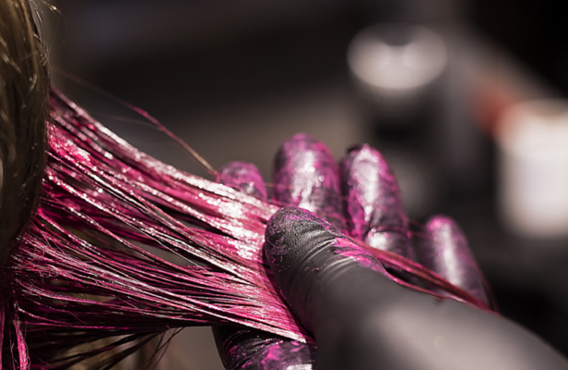 عواقب صحية غير متوقعة لصبغات الشعر الدائمة