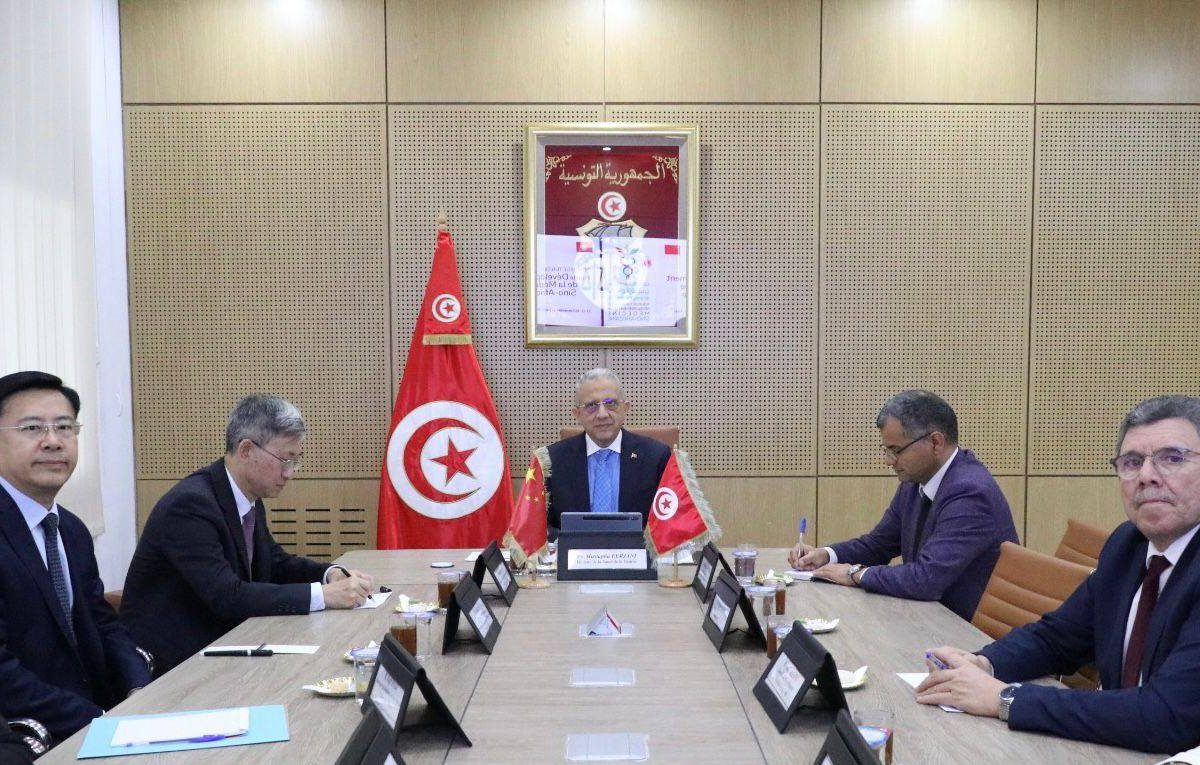 قريبا.. حوالي 120 خبيرًا ومختصًا صينيًا في مجالات الطب في تونس