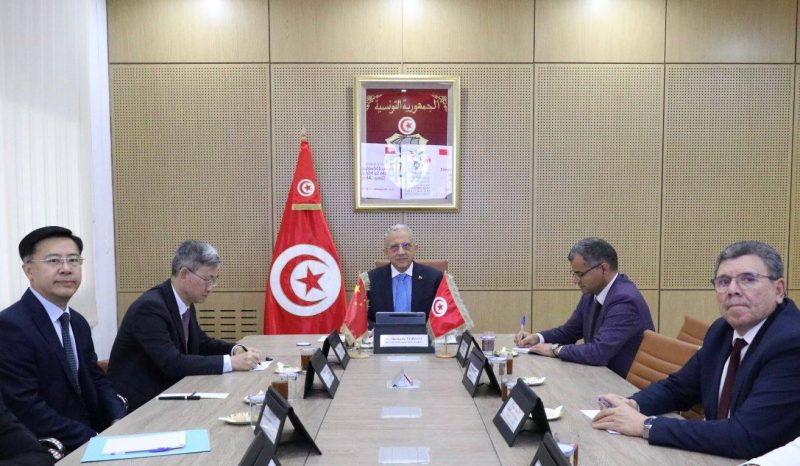 قريبا.. حوالي 120 خبيرًا ومختصًا صينيًا في مجالات الطب في تونس