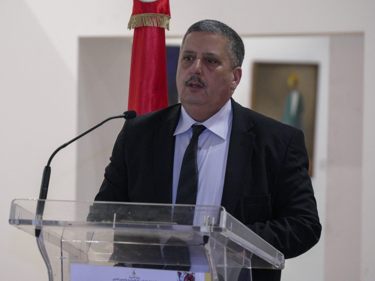 وزير التربية يعلن عن تطبيقات تعليمية جديدة خلال عطلة الثلاثي الأول