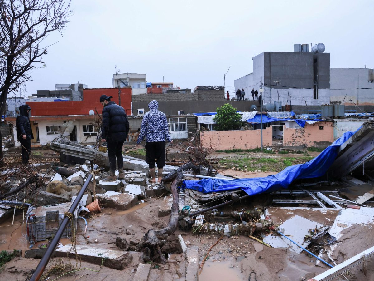 ضحايا بالعراق وتحذيرات بغزة.. طقس سيء في دول عربية