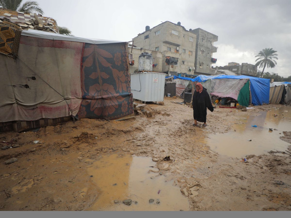 انهيار 3 مبانٍ في غزة بسبب الأمطار انهيار 3 مبانٍ في غزة بسبب الأمطار