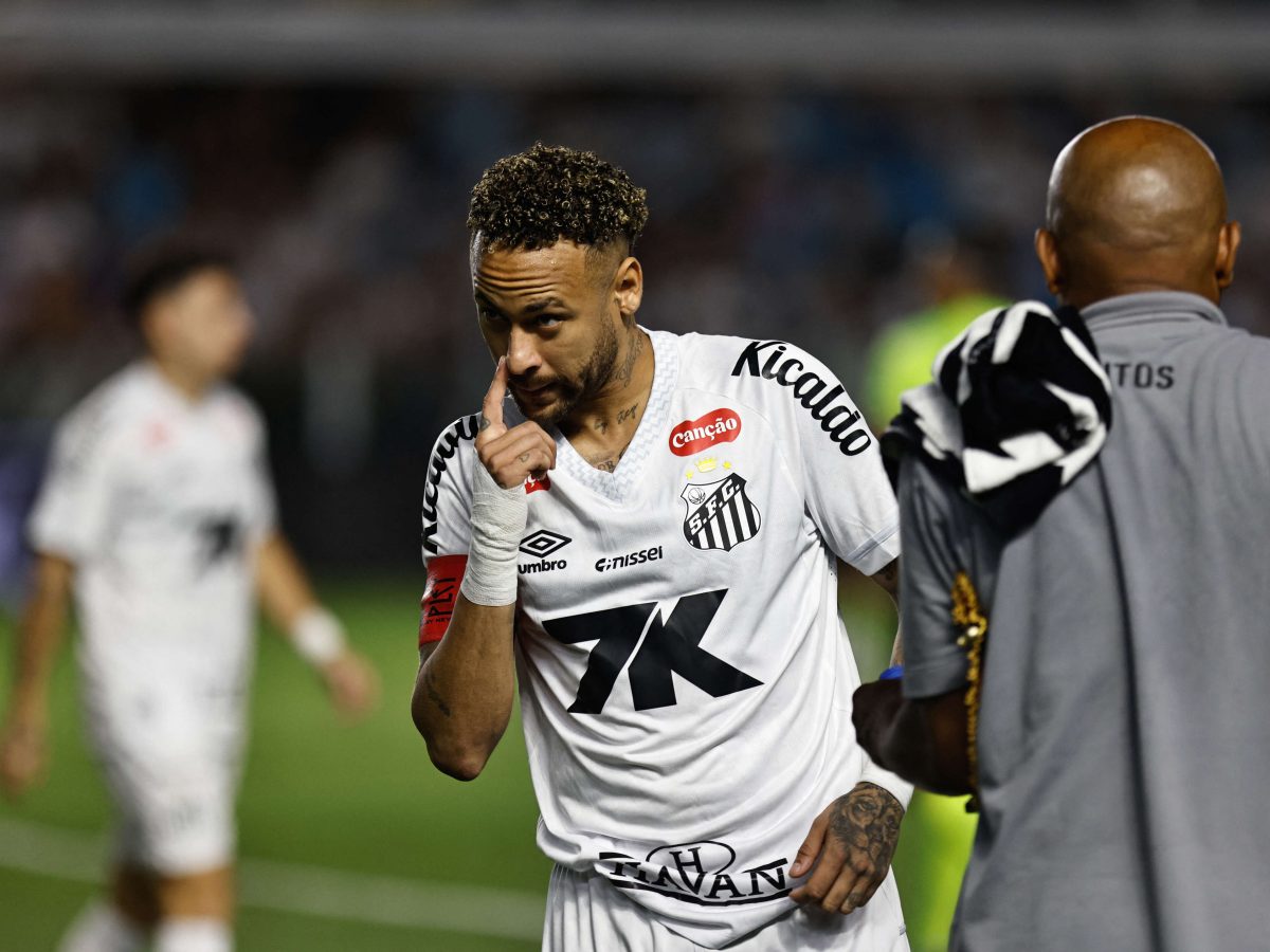 نيمار يقود سانتوس لتفادي الهبوط بالدوري البرازيلي