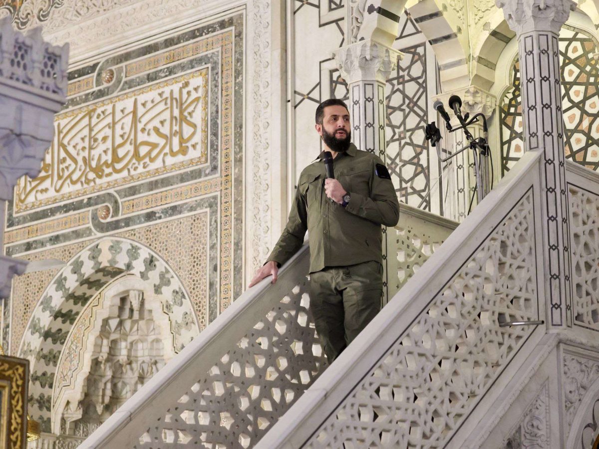 بذكرى سقوط الأسد.. الشرع يتعهد من “الأموي” بإعادة بناء سوريا