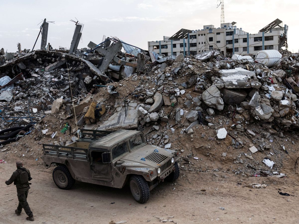 إصابة ضابط إسرائيلي في تفجير عبوة ناسفة برفح ونتنياهو يتوعد بالرد