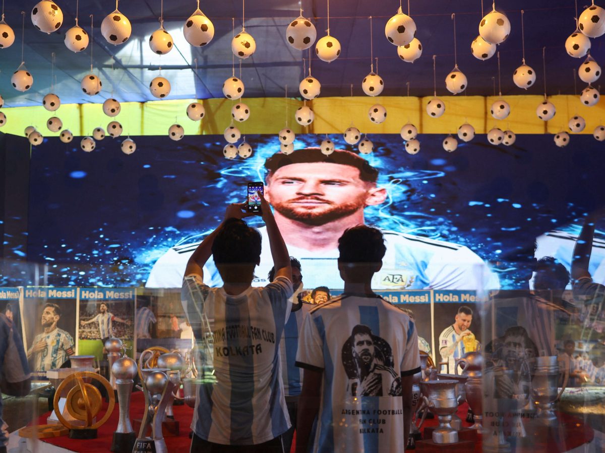 ميسي أفضل رياضي في القرن الحادي والعشرين