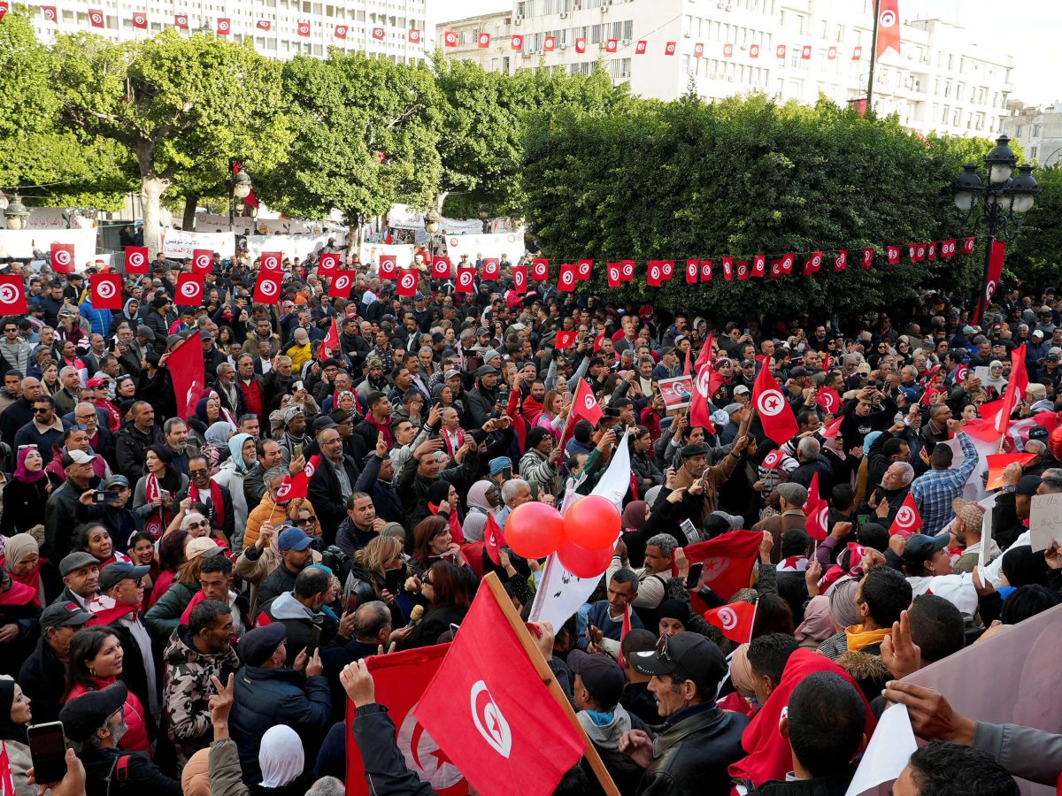 بالصور/ تظاهرة حاشدة لمساندة الرئيس بالصور/ تظاهرة حاشدة لمساندة الرئيس