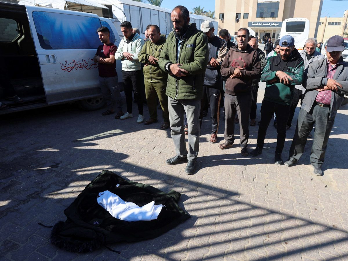 وفاة رضيع فلسطيني جراء البرد الشديد في غزة