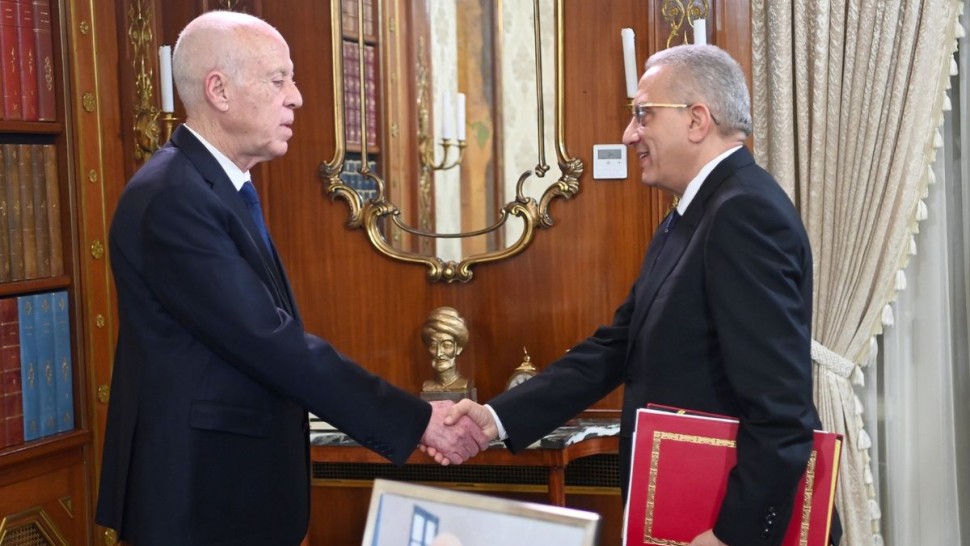 سعيّد يؤكد: لن يُهضم حق أطباء واعوان الصحة العمومية