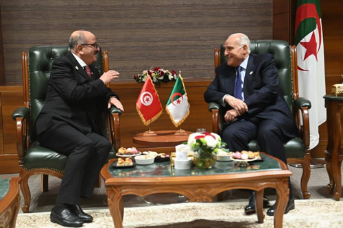 تونس والجزائر تتباحثان قضايا الأمن والتعاون الثنائي والشأن الليبي