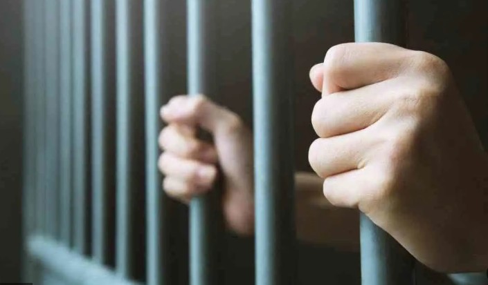 السجن لأجنبي وزوجته بتهمة ترويج المخدرات.. التفاصيل