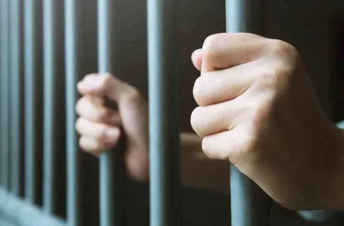 السجن من 6 أشهر إلى عام لمتورطين في شبكة بغاء سري بالعاصمة