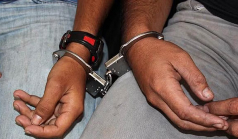 إيقاف طفل نفذ “براكاج” عنيف على سائق تاكسي بالقيروان إيقاف طفل نفذ “براكاج” عنيف على سائق تاكسي بالقيروان