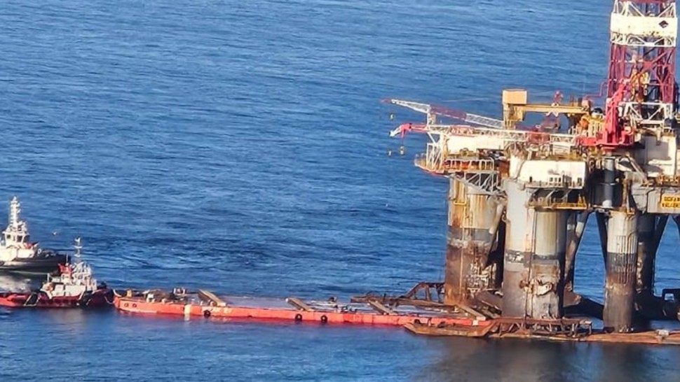 بنزرت/ انطلاق عملية إخراج المنصة الجانحة بشاطى الذروة