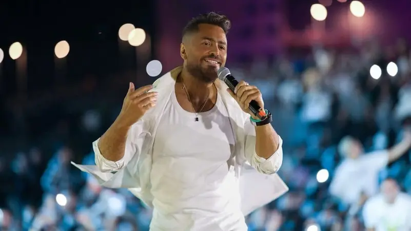 تطورات الحالة الصحية لتامر حسني.. سيغني جالساً بحفله القادم