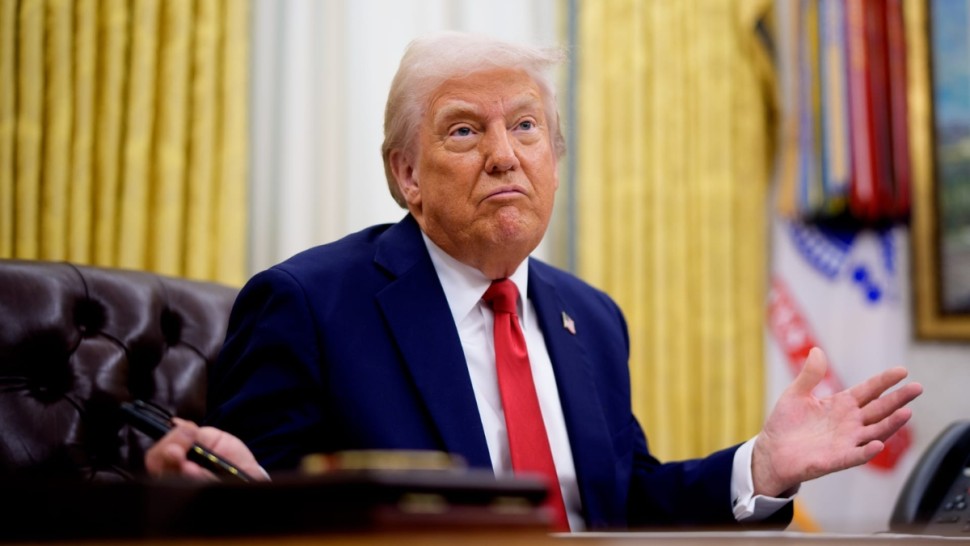 ترامب: تعليق قرارات اللجوء لفترة طويلة ترامب: تعليق قرارات اللجوء لفترة طويلة