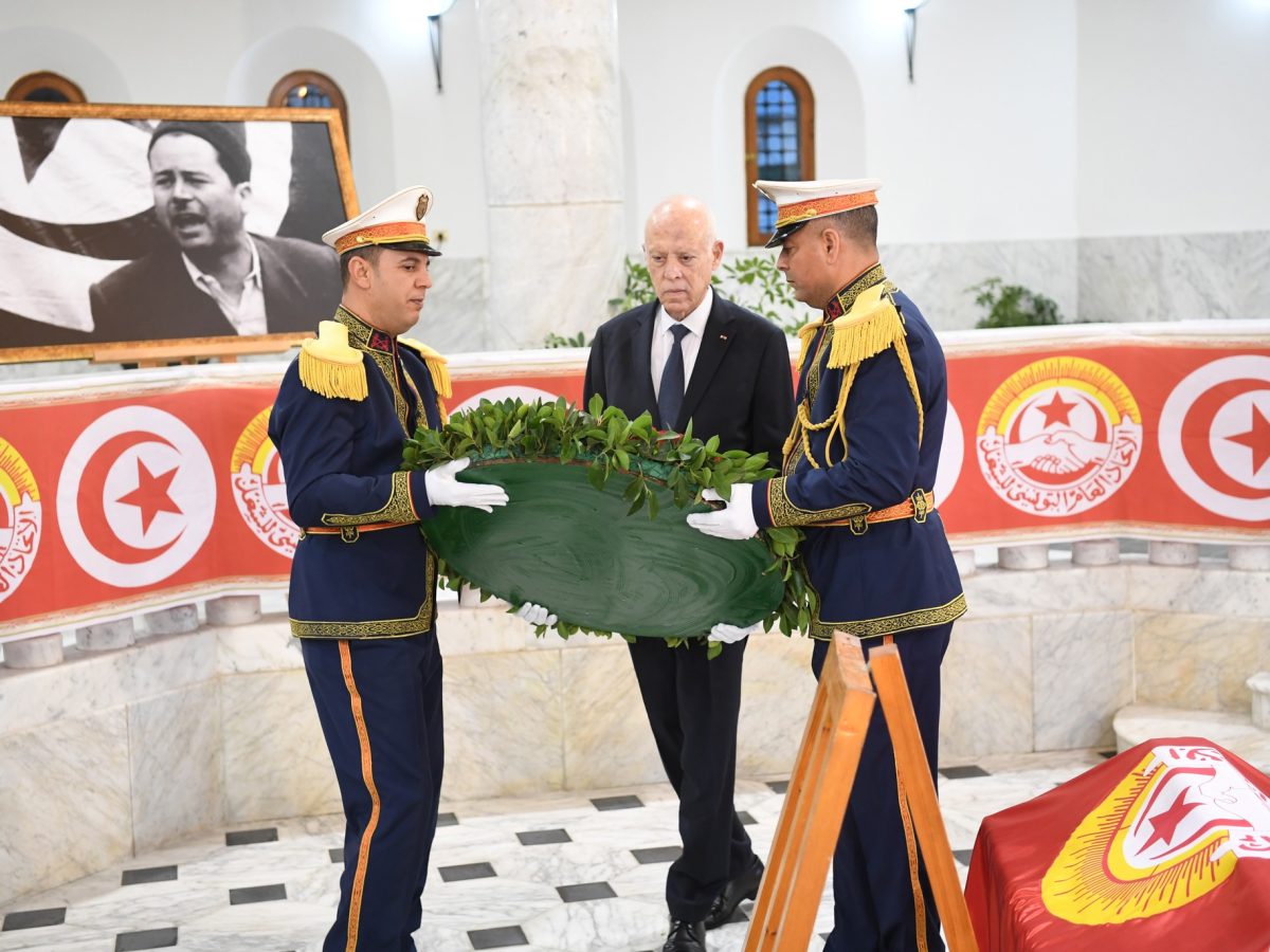 رئيس الدولة يُحيي ذكرى اغتيال فرحات حشاد ثم يتوجه إلى رئاسة الحكومة (فيديو)