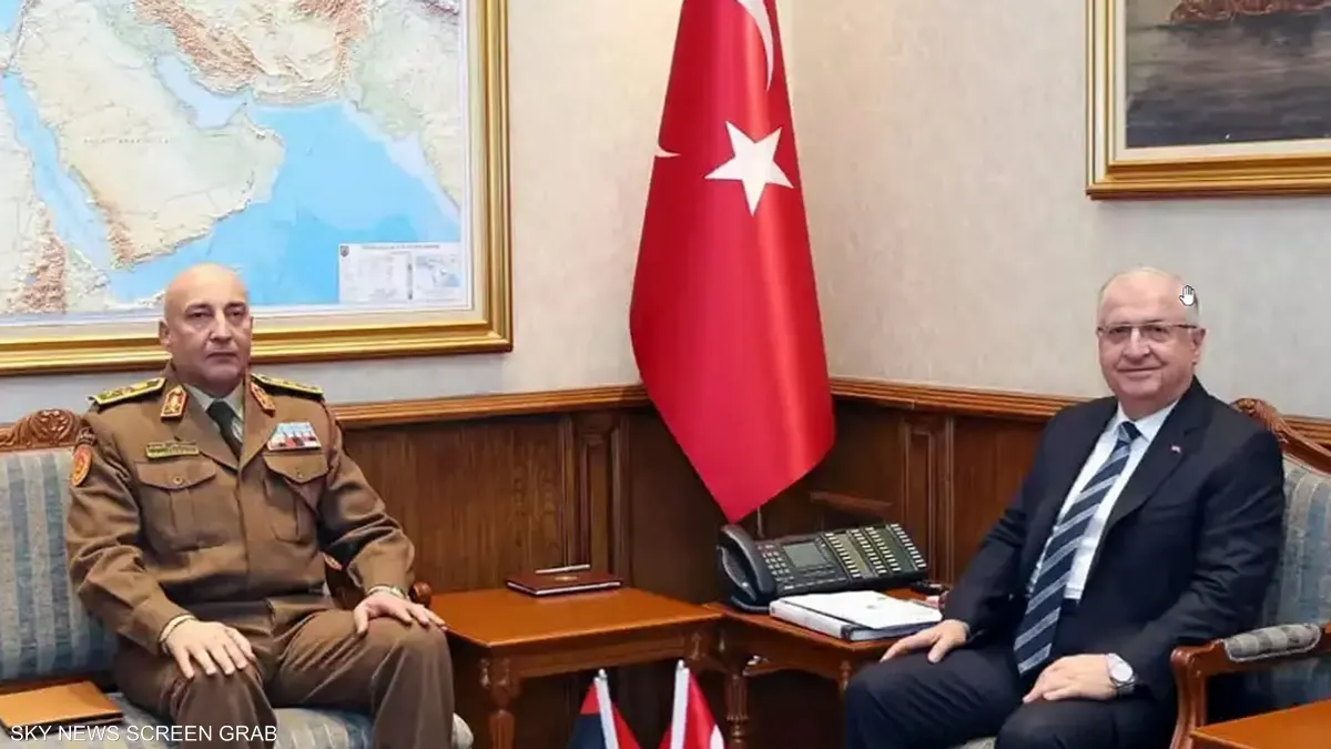 تحطم طائرة تقل رئيس الأركان الليبي