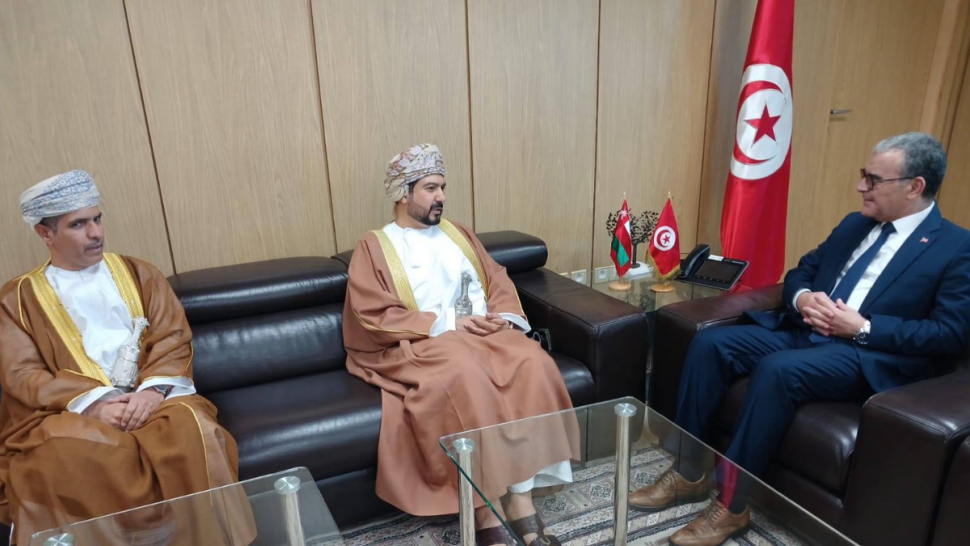 ماذا في لقاء وزير الاقتصاد بوزير التجارة العماني