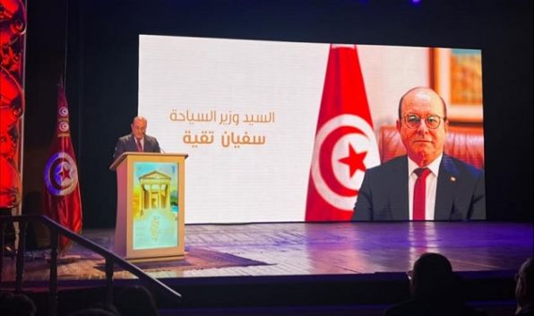 وزير السياحة