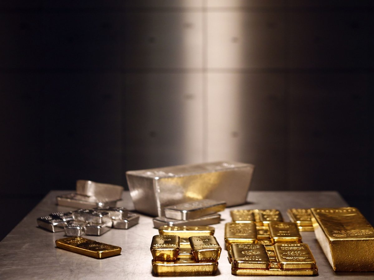 الذهب والفضة والبلاتين عند مستويات قياسية