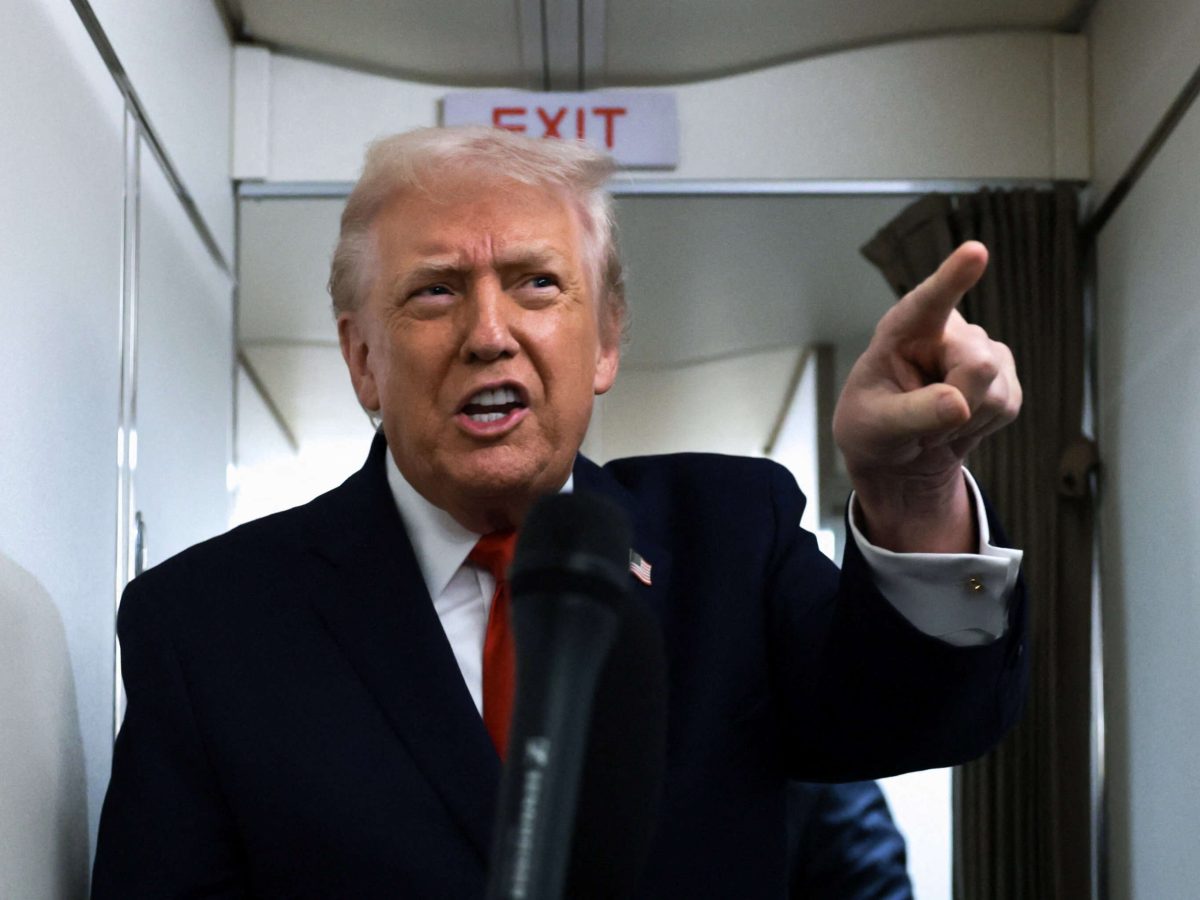 ترامب يرسل “أسطولا ضخما” نحو إيران