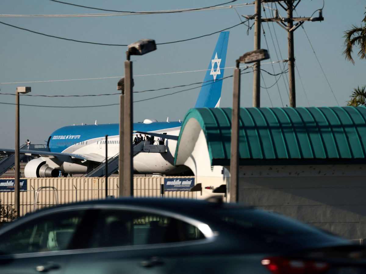 إقلاع طائرة نتنياهو إلى جهة مجهولة