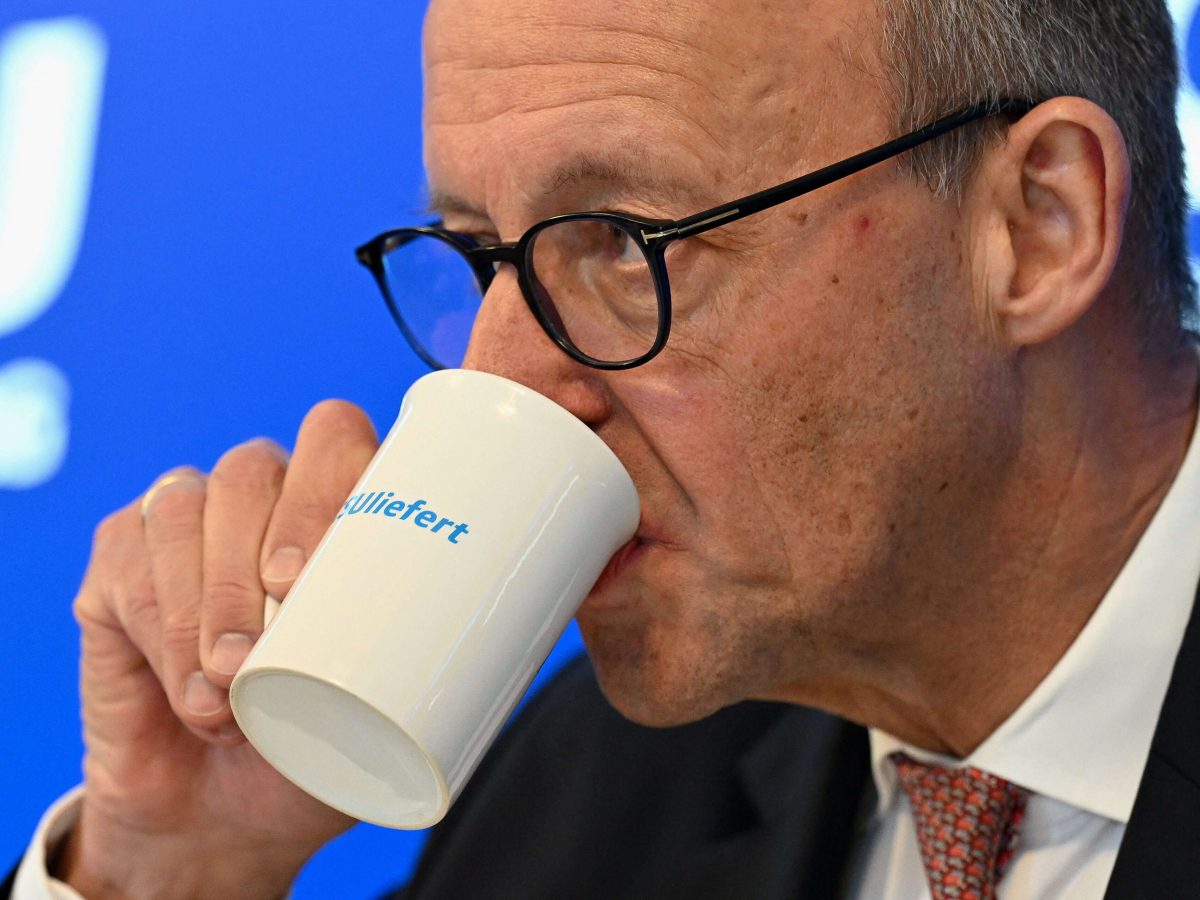 المستشار الألماني يتوقع قرب نهاية النظام الإيراني