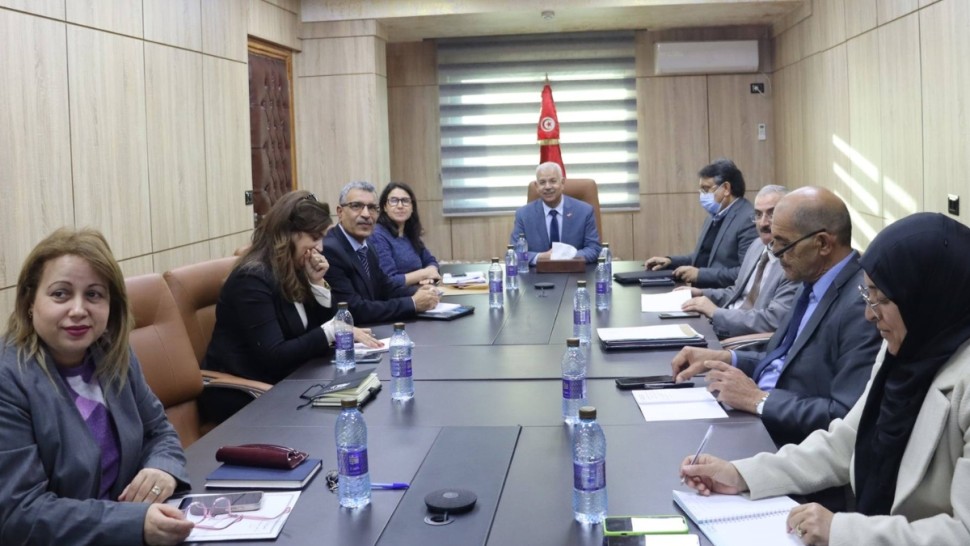 وزير التجارة يشدد على الالتزام بالأسعار المرجعية لزيت الزيتون