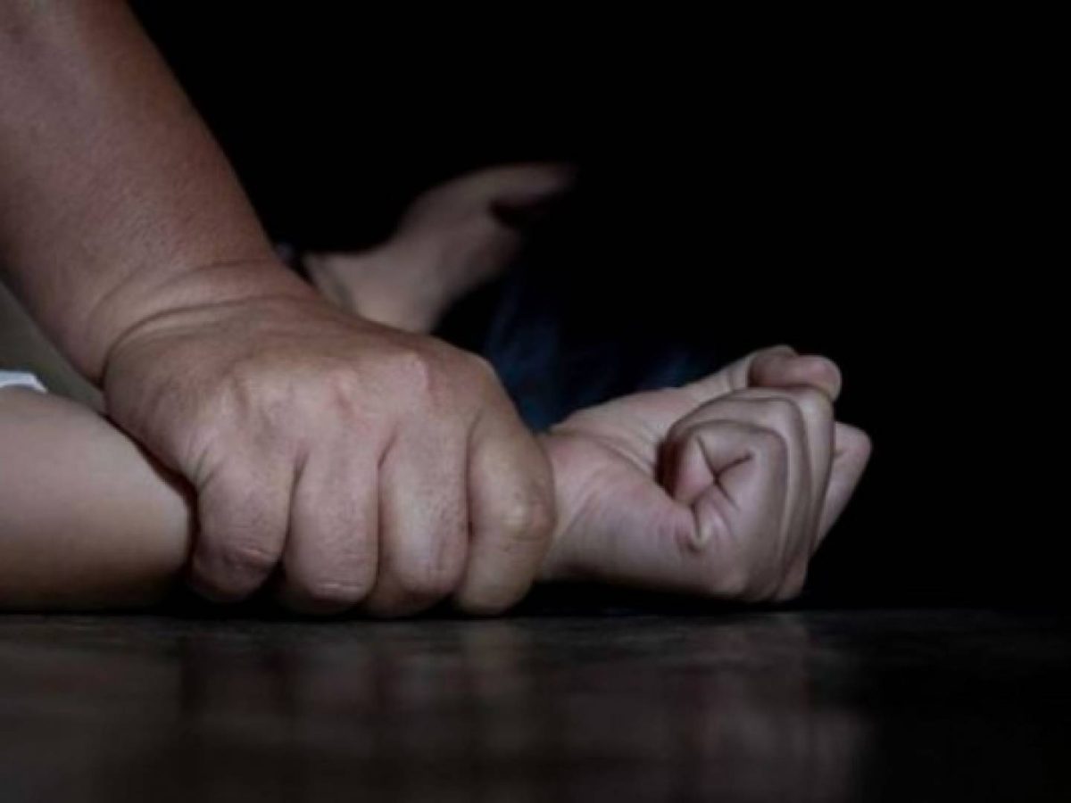 اغتصب زميلته القاصر تحت التهديد بسكين.. هذا ما قرّرته المحكمة