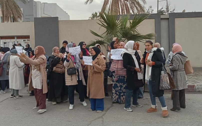 قبلي/ وقفة احتجاجية للمعطّلين عن العمل أمام الولاية