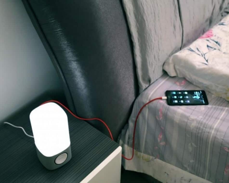 لا تصطحبوا هواتفكم لغرفة النوم ودورة المياه.. خبراء يحذرون