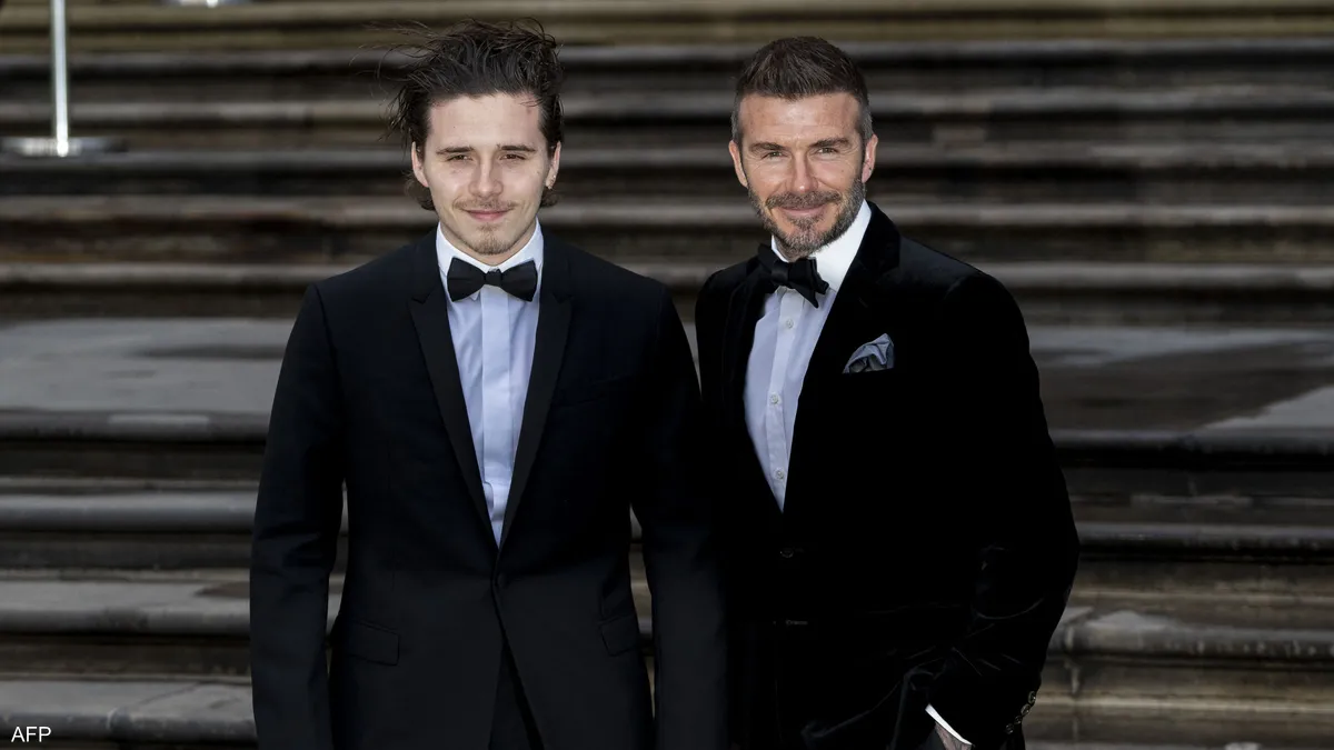 ابن بيكهام يتبرأ من والديه ويفجر ‘قنبلة’.. فما القصة؟