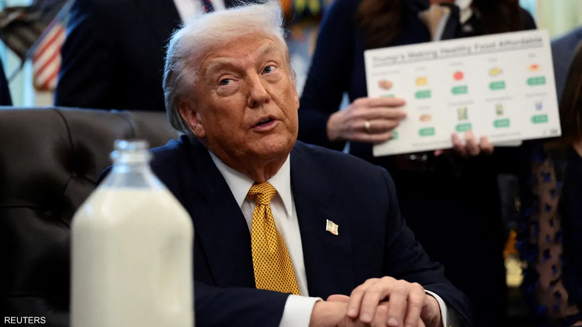 زجاجة حليب على مكتب ترامب.. ما قصتها؟