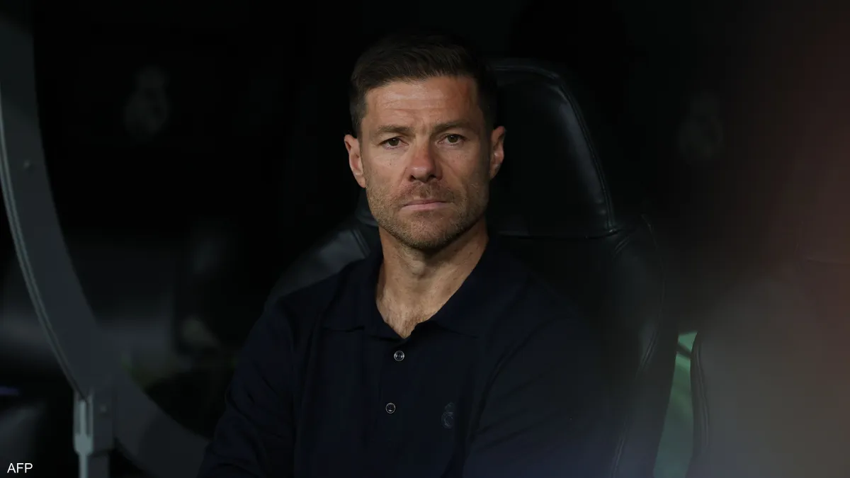 ريال مدريد يعلن رحيل مدربه ألونسو