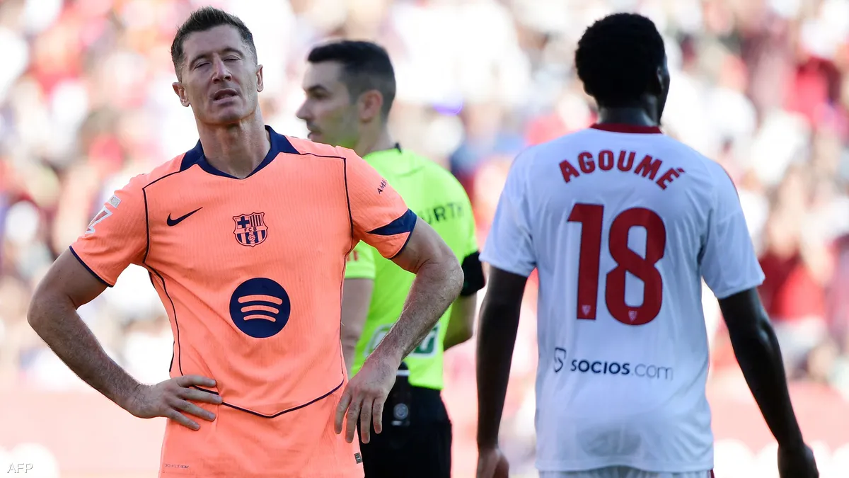 زوجة ليفاندوفسكي تصدم جمهور برشلونة