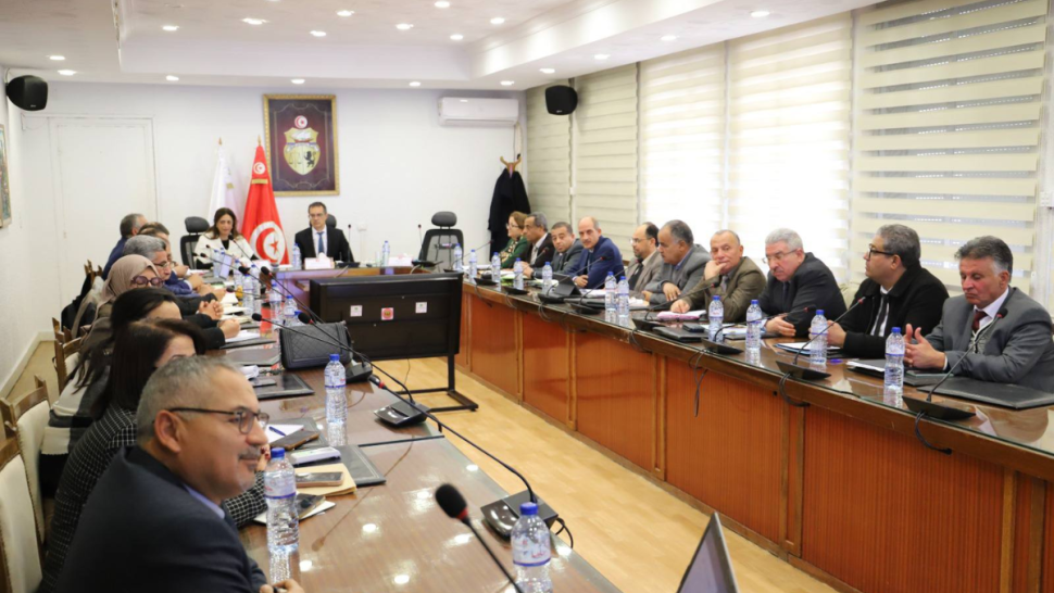 وزير الفلاحة يدعو إلى إعادة هيكلة منظومة الإرشاد الفلاحي