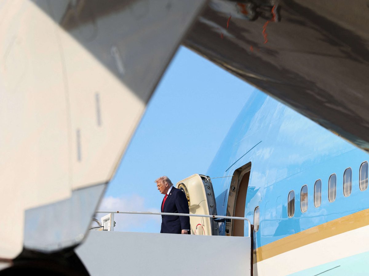 قريباً.. مطار باسم ترامب