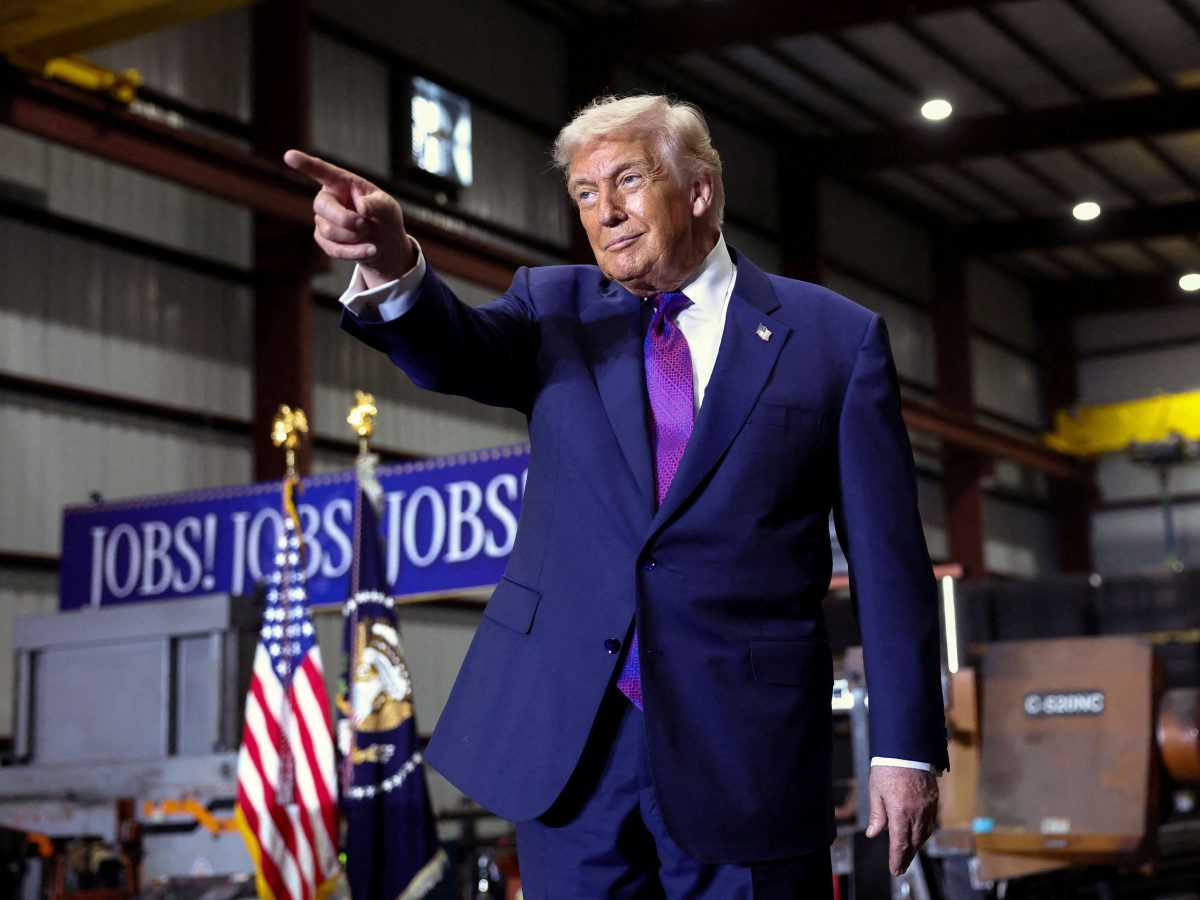 تقارير استخباراتية تكذّب مزاعم ترامب حول صواريخ إيران