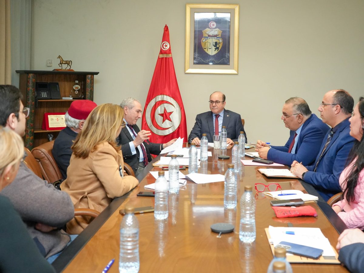 وزير السياحة يدعو إلى تنويع البرامج الثقافية خلال رمضان