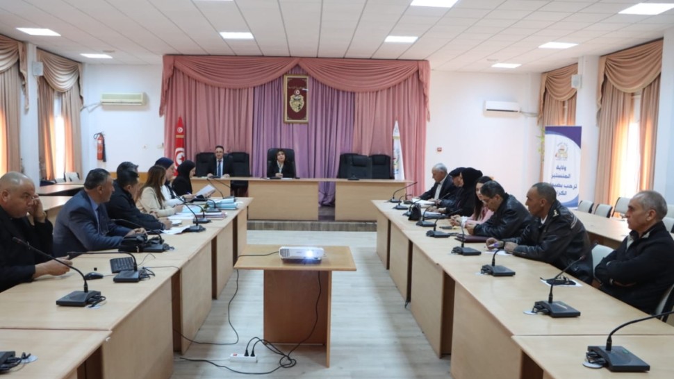 المنستير/ لجنة النقل تنظر في تسوية 60 رخصة