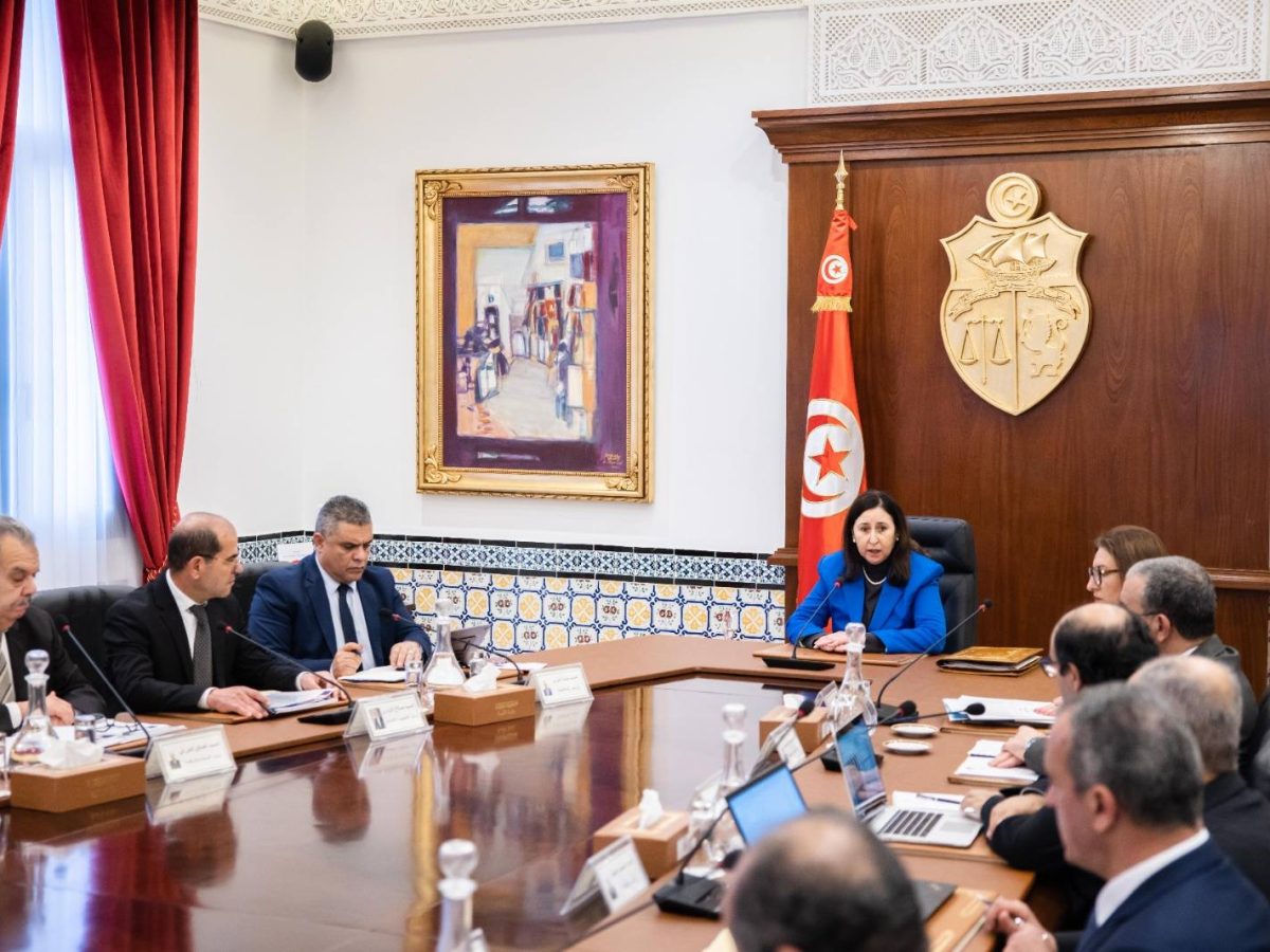 مشروعي ملعب المنزه والمدينة الرقمية بالنحلي على طاولة لجنة المشاريع الكبرى