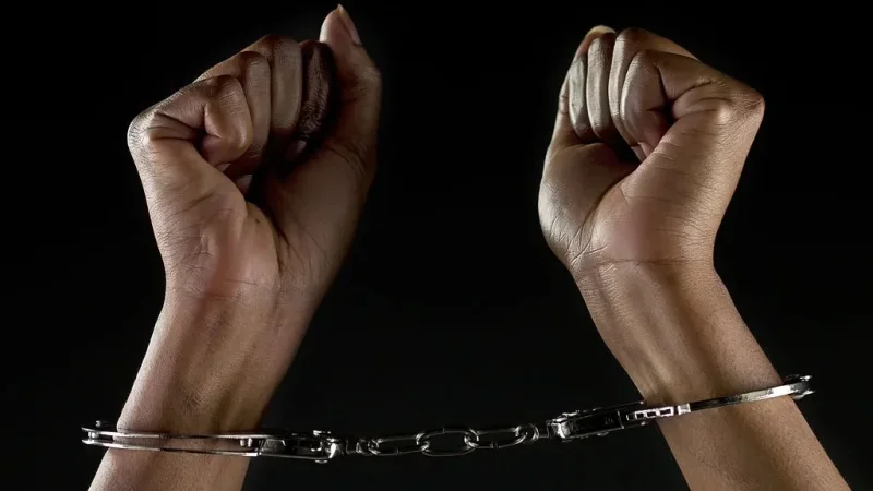 مروجة مخدرات