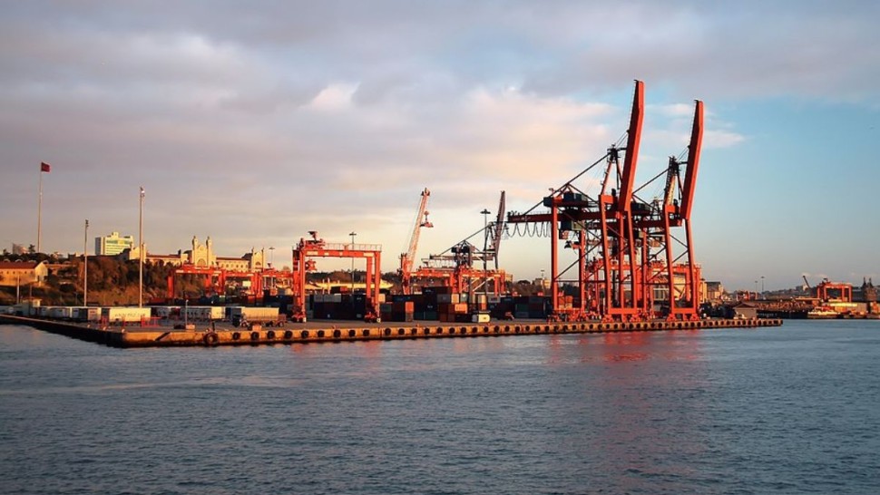 نداء عاجل.. 4 أطفال تونسيين عالقين في ميناء إسطنبول