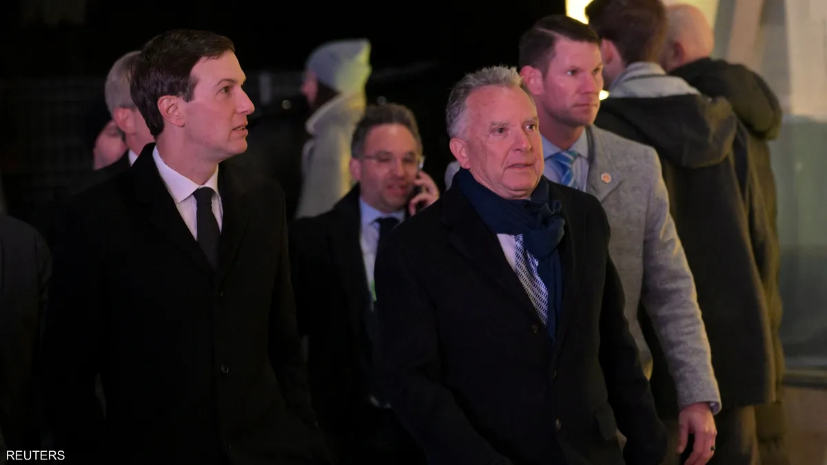 قرب إيران.. ويتكوف وكوشنر في زيارة لحاملة الطائرات ‘لينكولن’