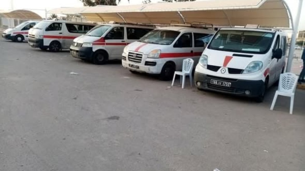 قبلي/ ازدحام المسافرين بسبب نقص سيارات “اللواج”