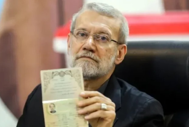 بعد إعلان إغتياله.. لاريجاني ينشر رسالة بخط يده